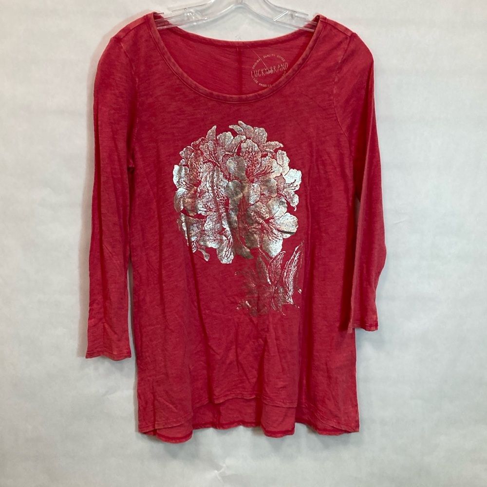 NWOT - Womens Long Sleeve Famous Brand Red T-Shirt with Gold  Flower Design